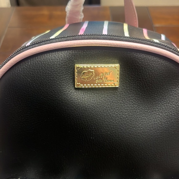 Brand new Juicy Couture with coin purse - Picture 3 of 12